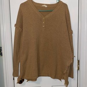#147 Ninexis Mistard colored Boho sweater